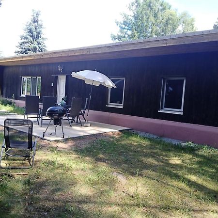 Mechow  Bungalow Im Gruenen Am Waschsee מראה חיצוני תמונה